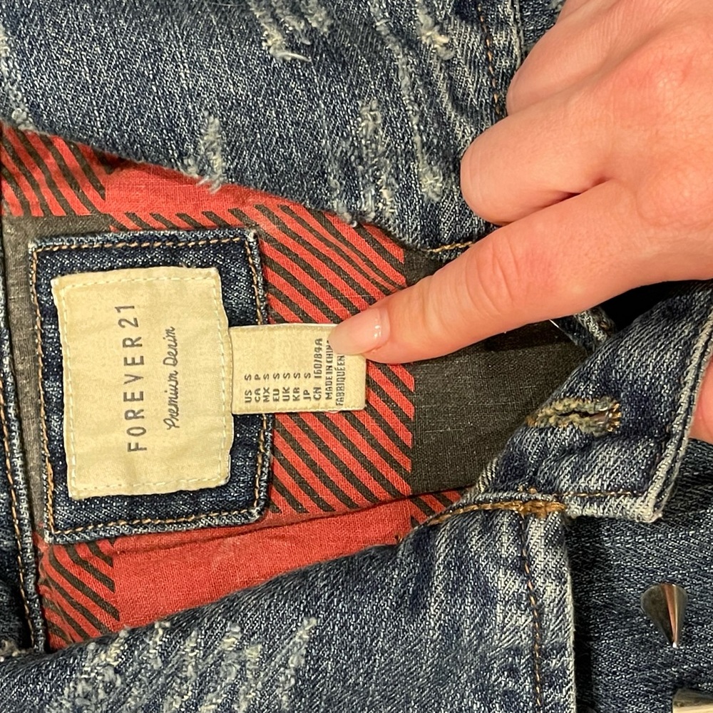 NEW! Distressed denim jacket - Picture 3 of 4